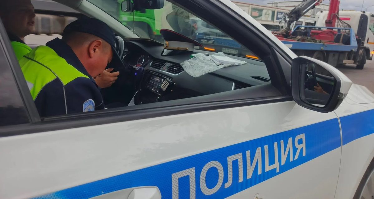 В Магнитогорске инспекторы ДПС остановили водителя с поддельным удостоверением