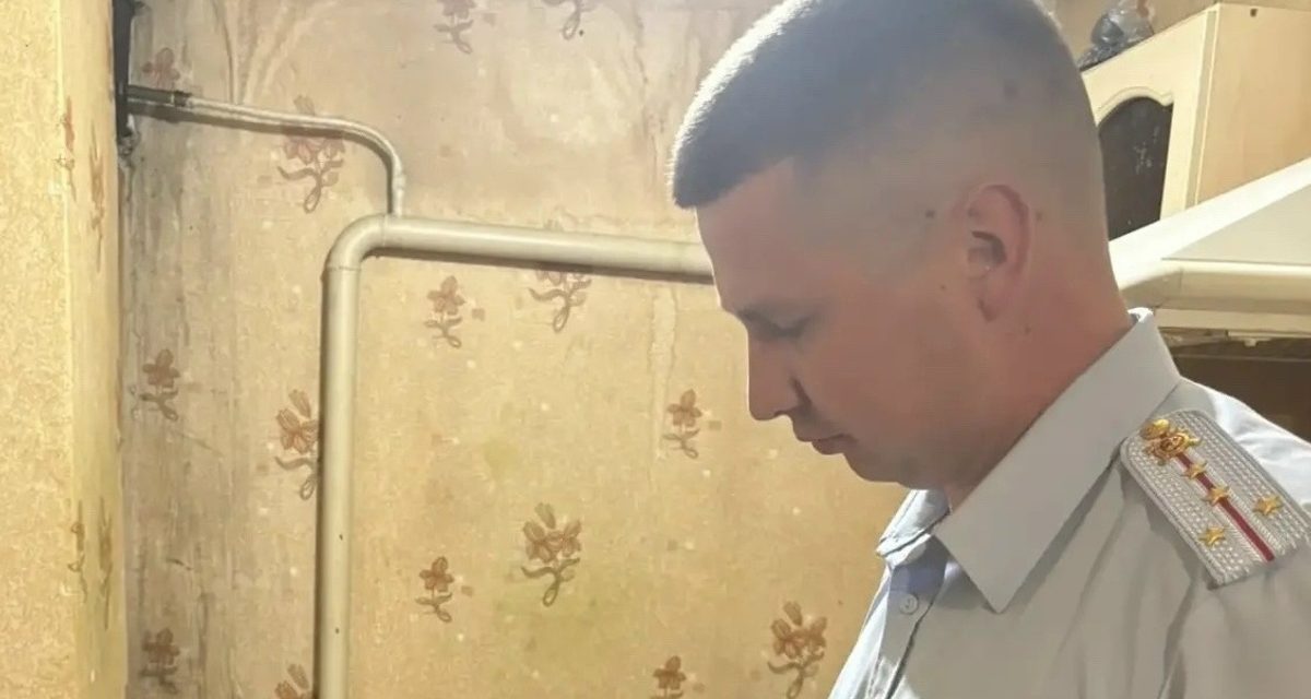 Полицейские привезли паспорт домой 45‑летней жительнице Верхнеуральска, которая не может самостоятельно передвигаться